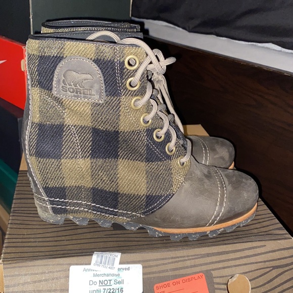 Sorel Wedge Bootie - Picture 1 of 11
